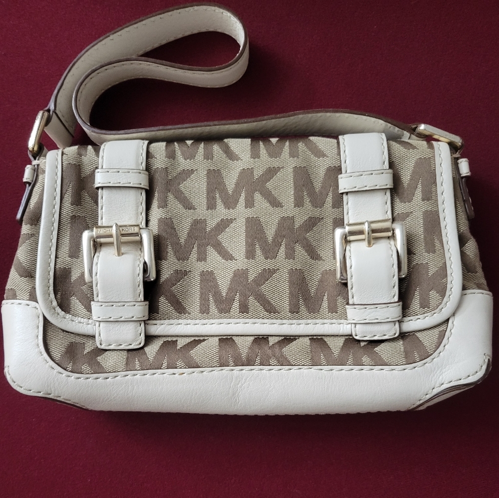 Michael Kors Mini Signature Bag
